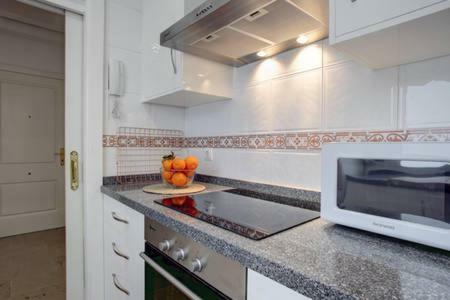 Vista Al Faro Apartment Estepona Luaran gambar